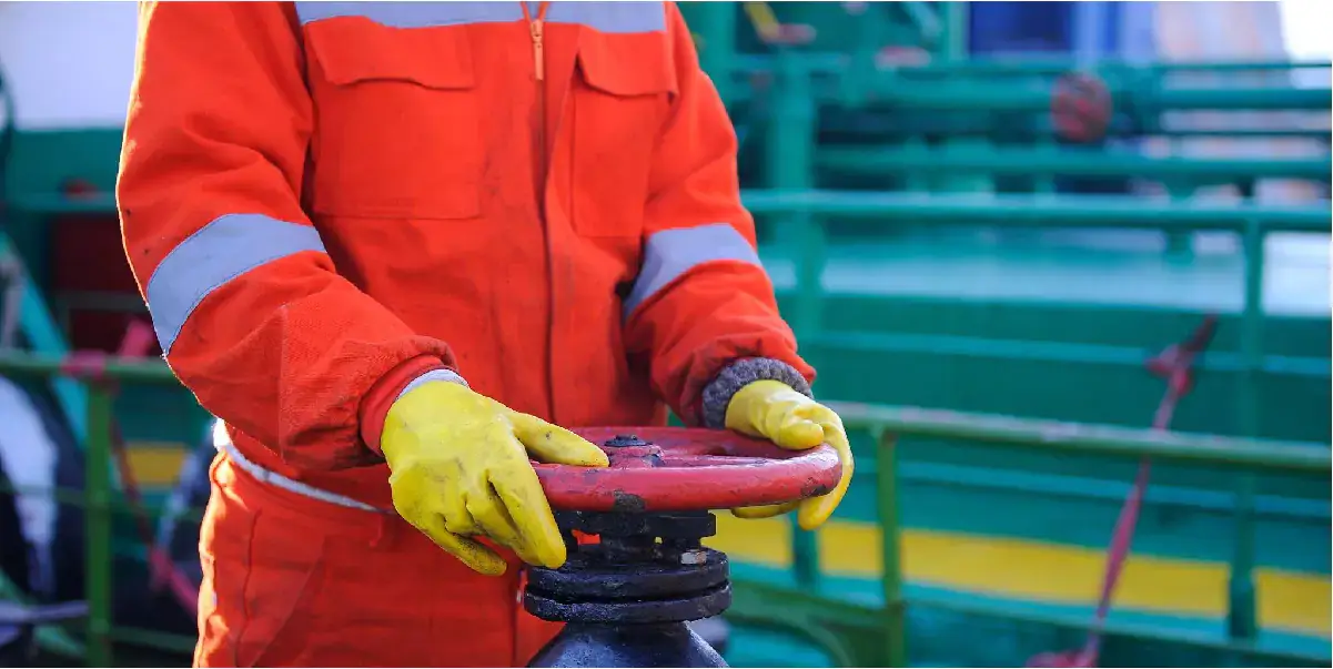 sailors-working-on-ship